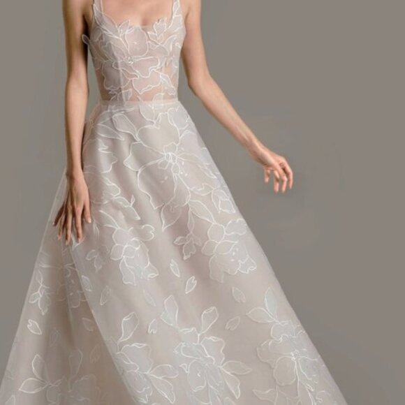 Mira Zwillinger wedding dress - Picture 1 of 11